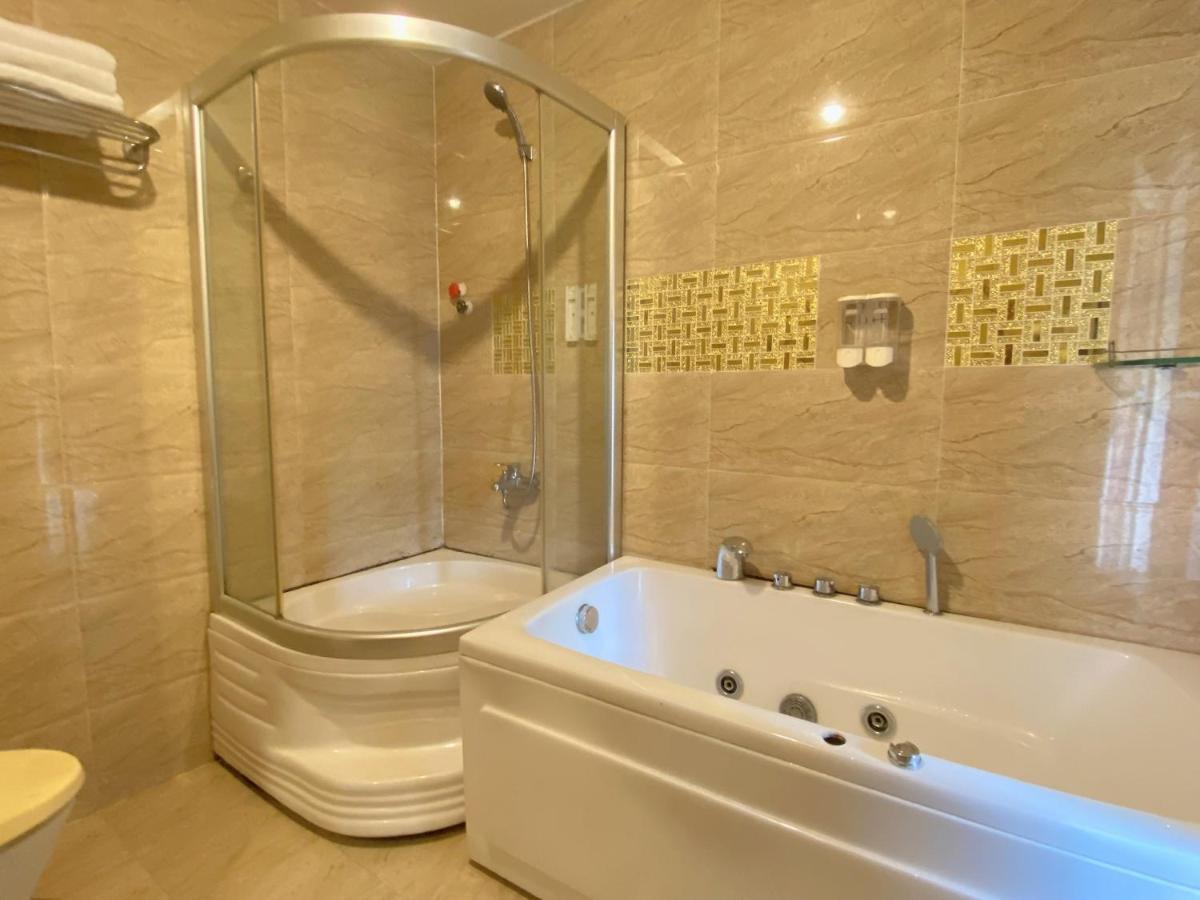 Crowne Bui Vien Hotel Ho Şi Min Dış mekan fotoğraf